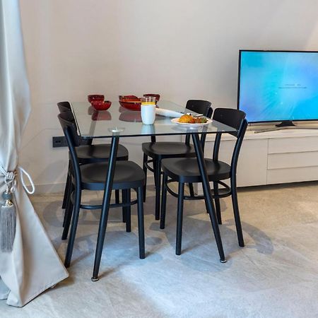 Acogedor Apartamento En Pleno Centro De Malaga By Sharingcoアパートメント エクステリア 写真