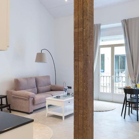 Acogedor Apartamento En Pleno Centro De Malaga By Sharingcoアパートメント エクステリア 写真