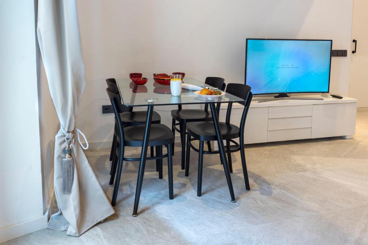 Acogedor Apartamento En Pleno Centro De Malaga By Sharingcoアパートメント エクステリア 写真