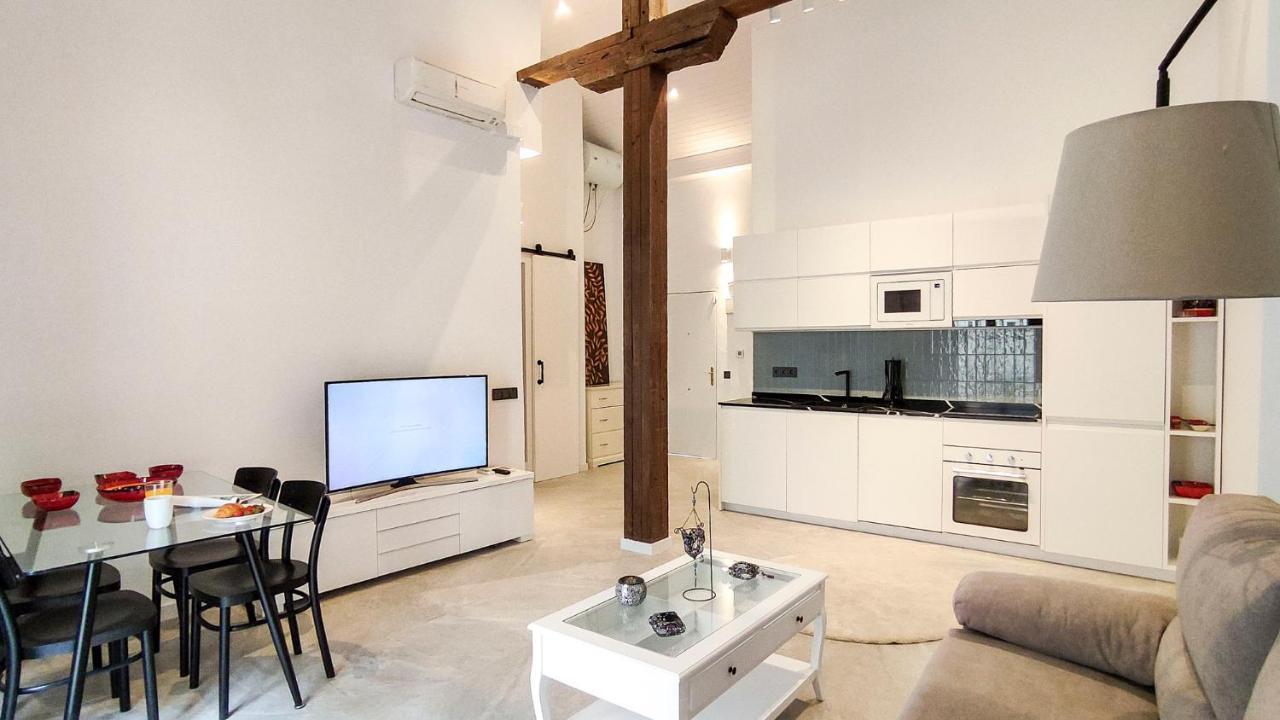 Acogedor Apartamento En Pleno Centro De Malaga By Sharingcoアパートメント エクステリア 写真