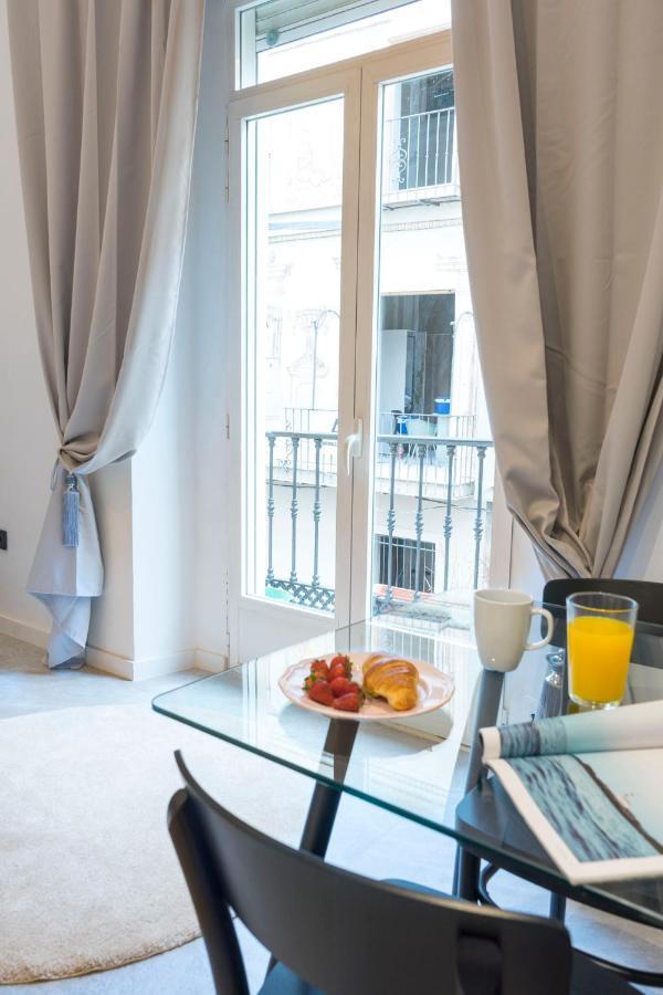 Acogedor Apartamento En Pleno Centro De Malaga By Sharingcoアパートメント エクステリア 写真