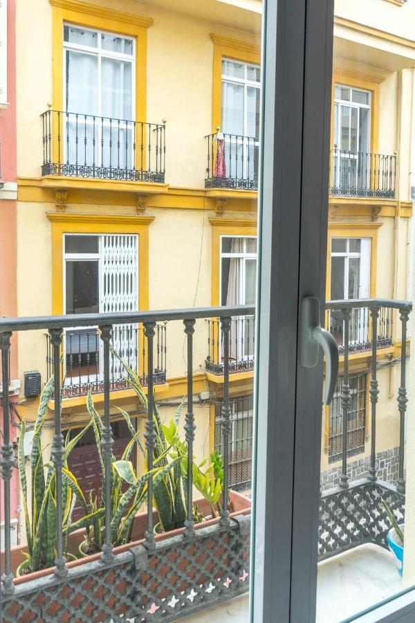 Acogedor Apartamento En Pleno Centro De Malaga By Sharingcoアパートメント エクステリア 写真