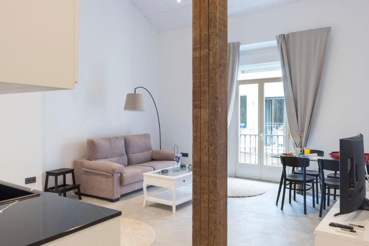 Acogedor Apartamento En Pleno Centro De Malaga By Sharingcoアパートメント エクステリア 写真