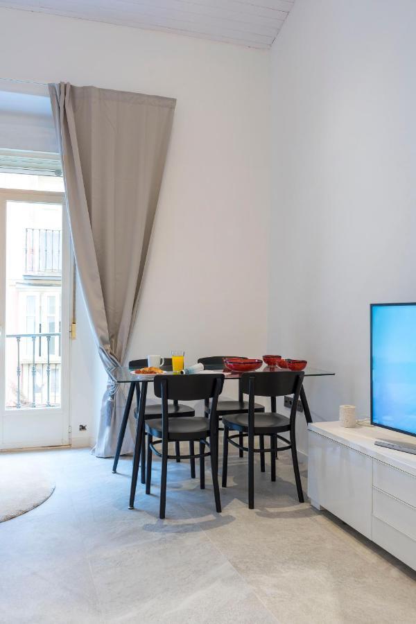 Acogedor Apartamento En Pleno Centro De Malaga By Sharingcoアパートメント エクステリア 写真