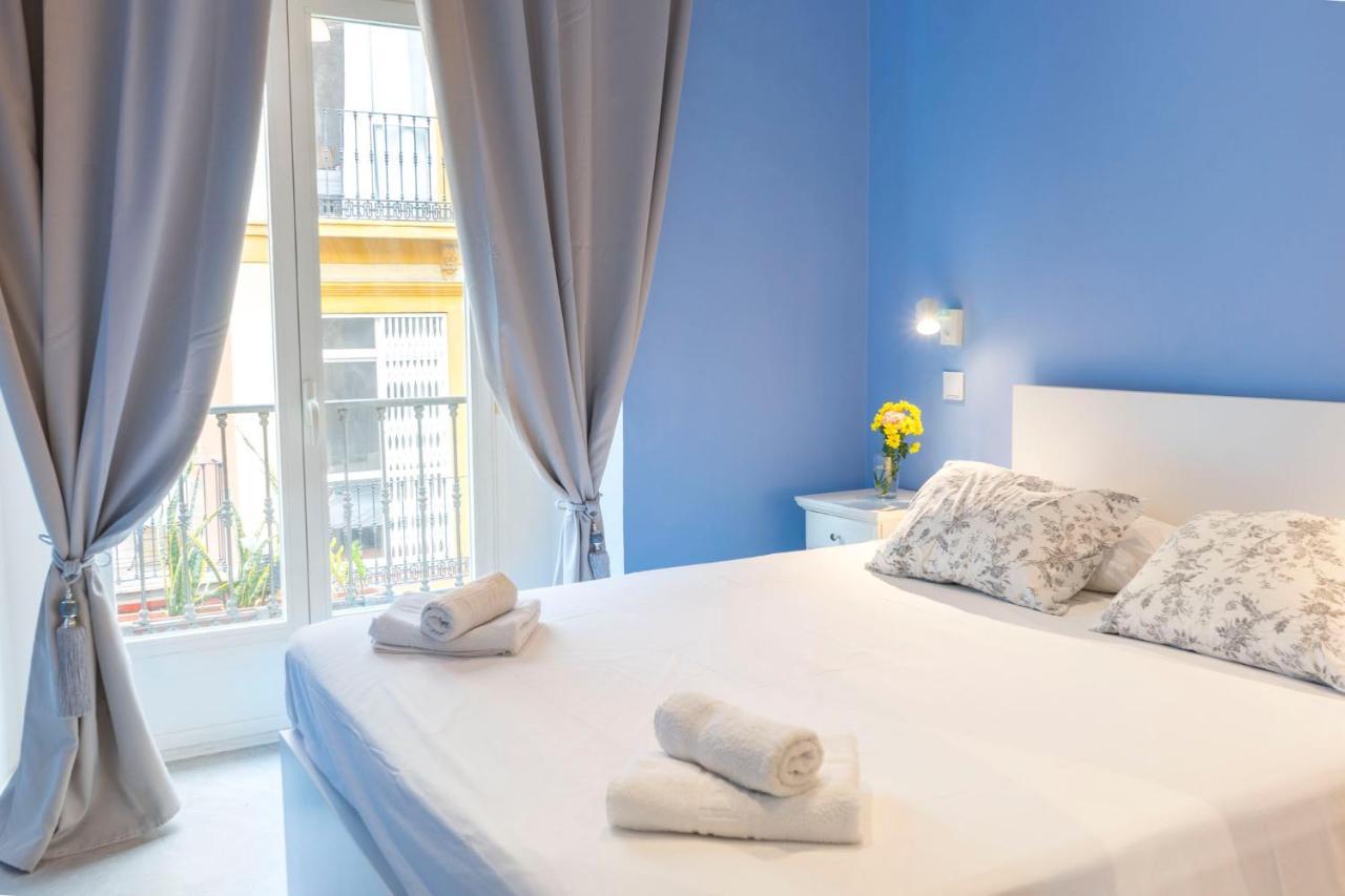 Acogedor Apartamento En Pleno Centro De Malaga By Sharingcoアパートメント エクステリア 写真