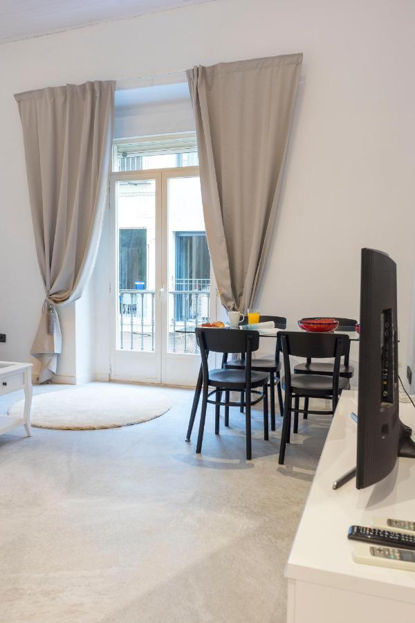 Acogedor Apartamento En Pleno Centro De Malaga By Sharingcoアパートメント エクステリア 写真