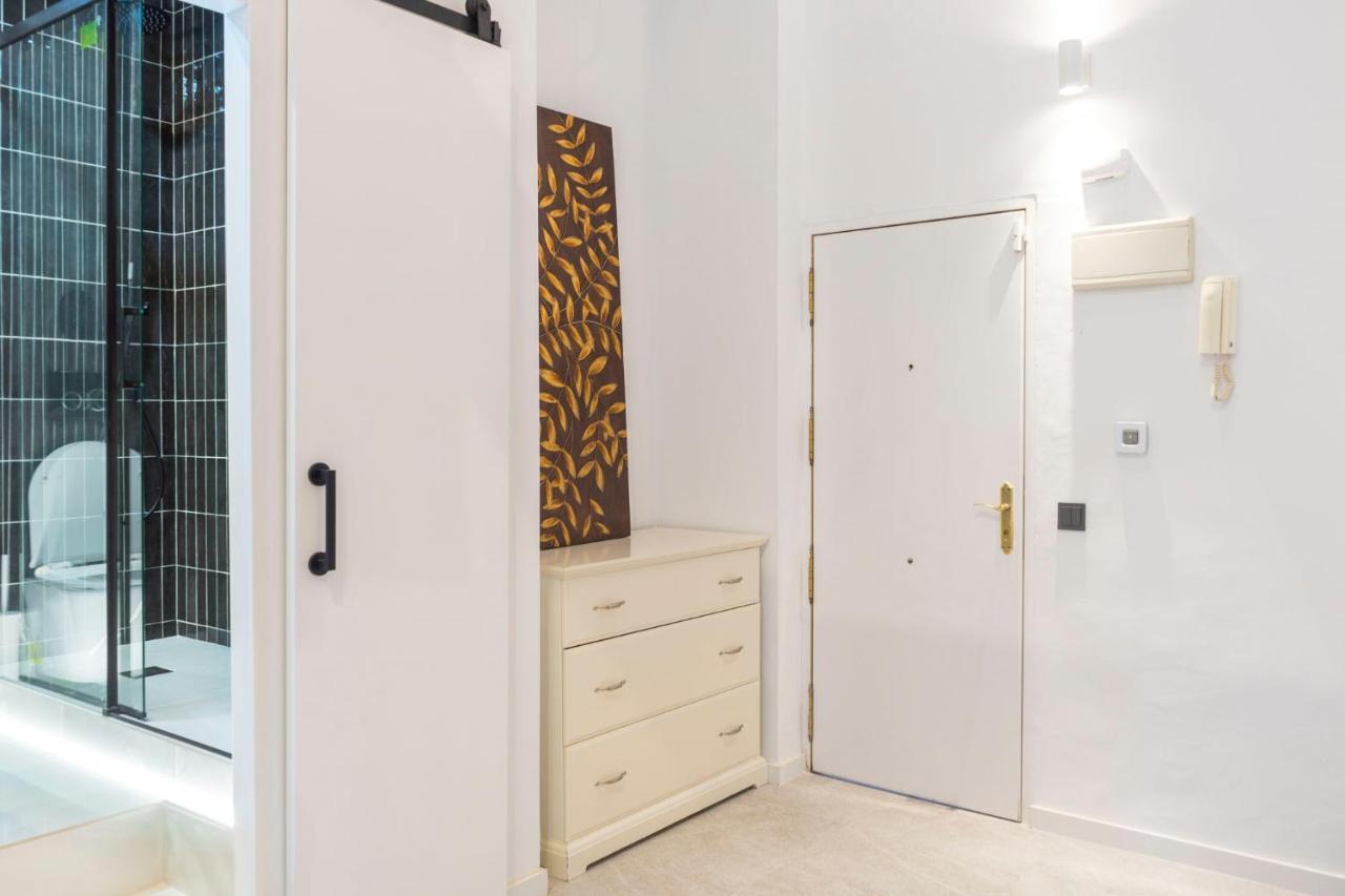 Acogedor Apartamento En Pleno Centro De Malaga By Sharingcoアパートメント エクステリア 写真