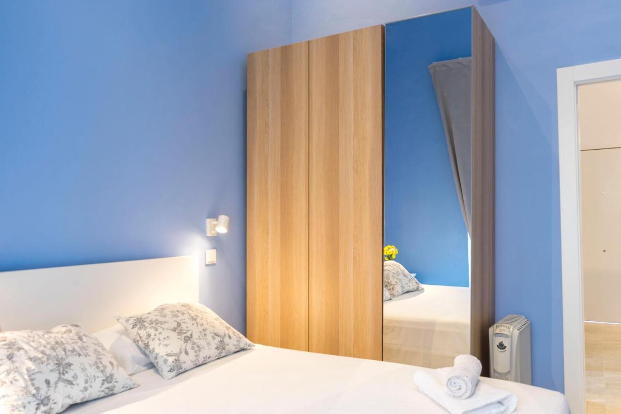 Acogedor Apartamento En Pleno Centro De Malaga By Sharingcoアパートメント エクステリア 写真