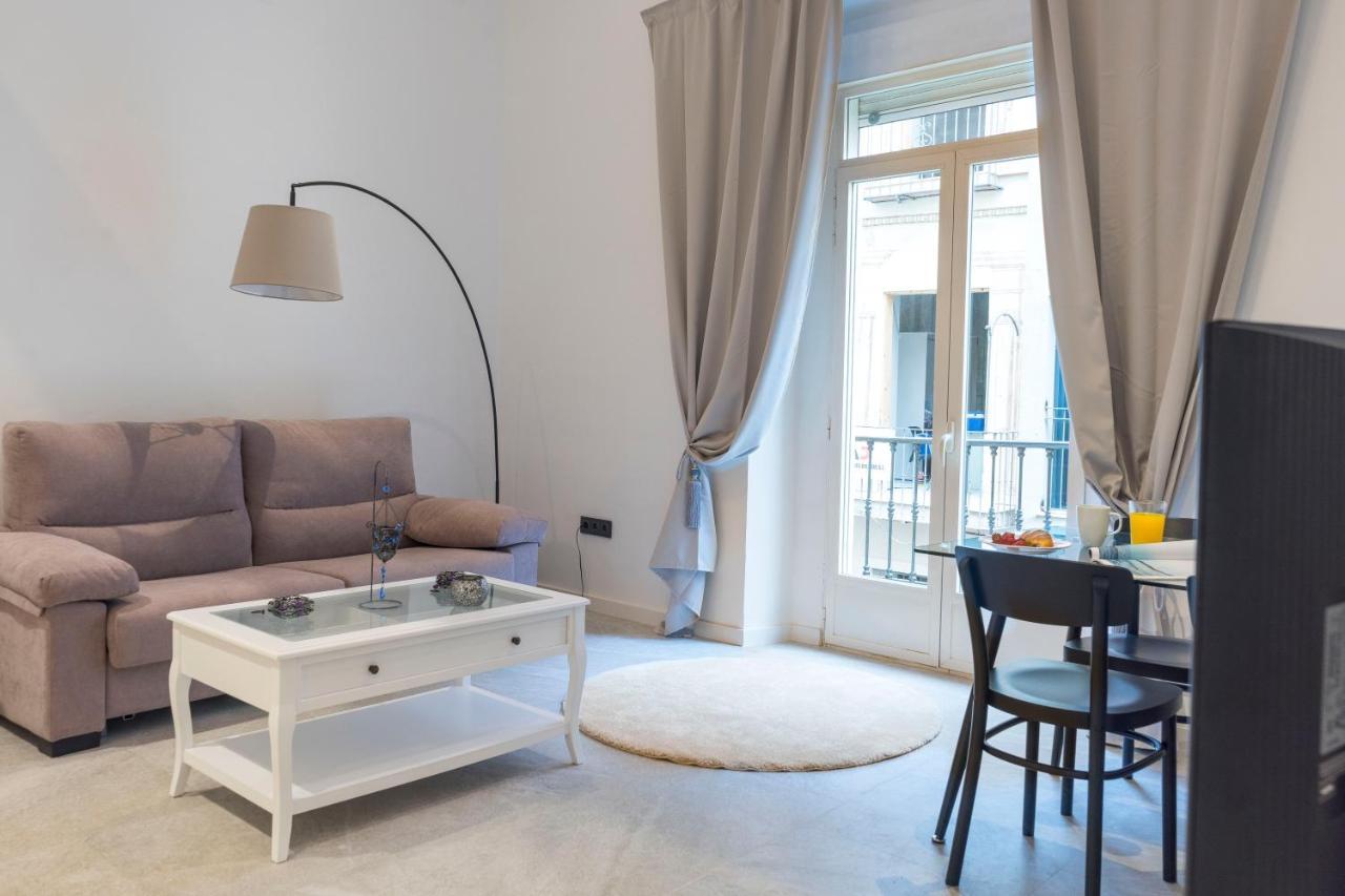 Acogedor Apartamento En Pleno Centro De Malaga By Sharingcoアパートメント エクステリア 写真