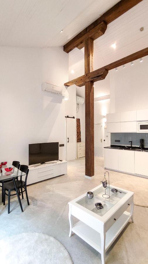 Acogedor Apartamento En Pleno Centro De Malaga By Sharingcoアパートメント エクステリア 写真
